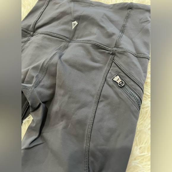 IVIVVA Girl’s by Lululemon Pants - Size 10 - Picture 4 of 4